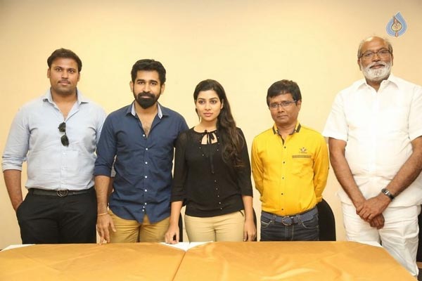 bicchagadu movie success meet,vijay antoni,sathna,shasi  'బిచ్చగాడు' థియేటర్లు పెరుగుతున్నాయ్!